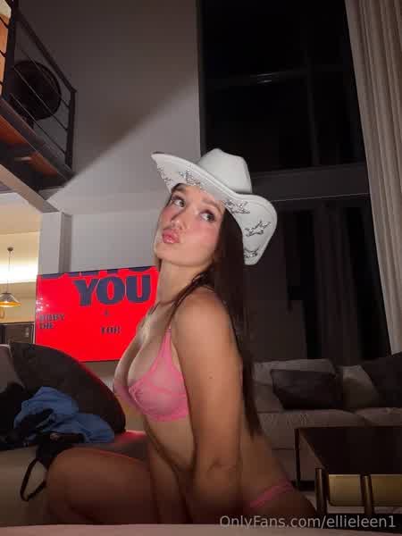 Ellie Leen Petite Nude Photos - Ellieleen1 Round Ass Porn